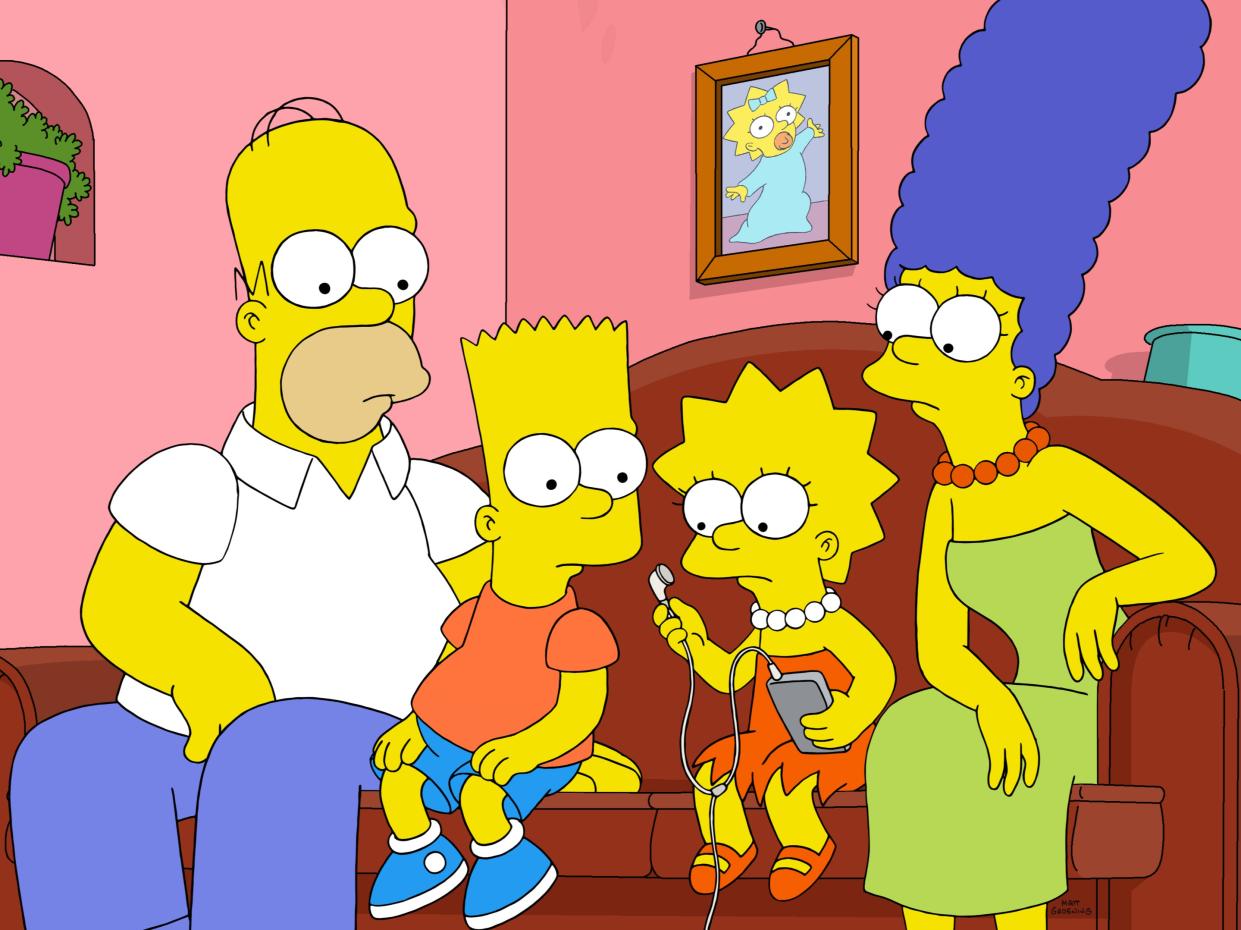 <p>El abuelo es acusado de un delito en este regreso a LOS SIMPSONS del escritor David X. Cohen. Mientras tanto, Kent Brockman cuestiona su carrera en el episodio de “Podcast News”. Voz invitada Stellan Skarsgard.</p> (FOX)