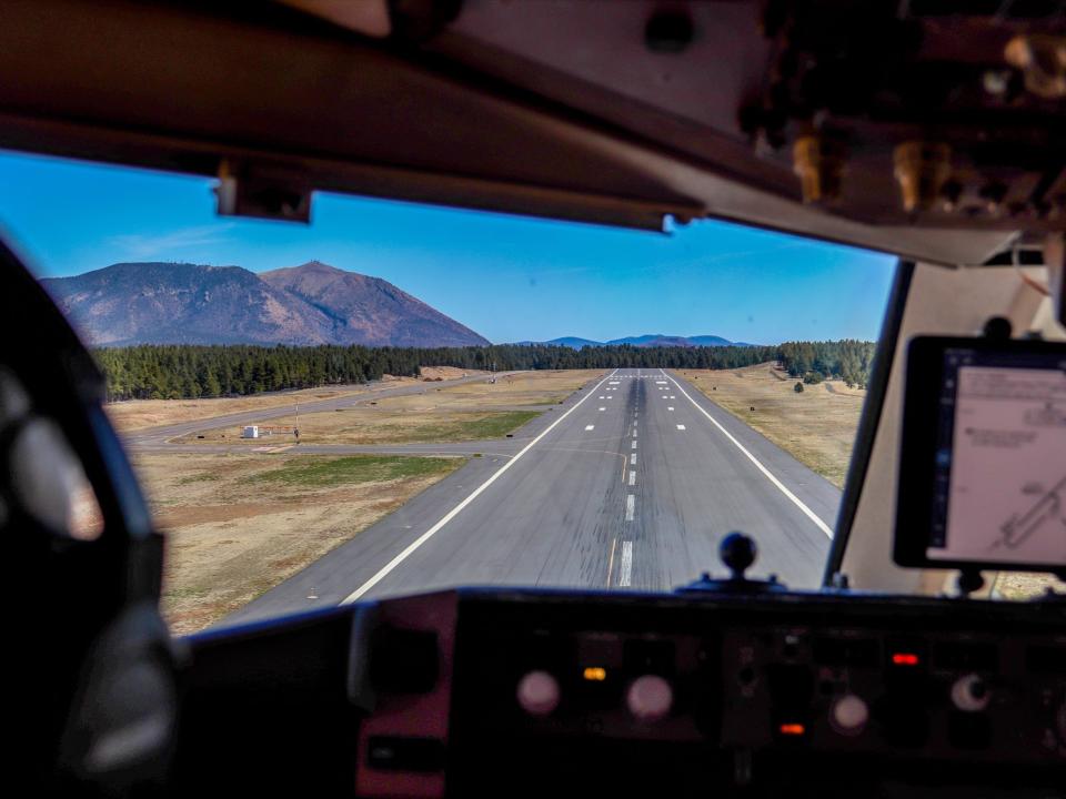 Inside the cockpit of Boeing 757 testbed aircraft — Honeywell Aerospace Boeing 757 testbed aircraft