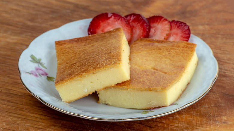 Fiadone cheesecake pieces on plate