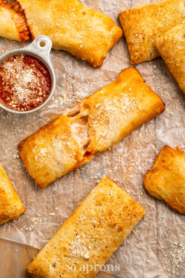 <p><a href="https://40aprons.com/air-fryer-hot-pockets/" rel="nofollow noopener" target="_blank" data-ylk="slk:40 Aprons;elm:context_link;itc:0;sec:content-canvas" class="link ">40 Aprons</a></p>