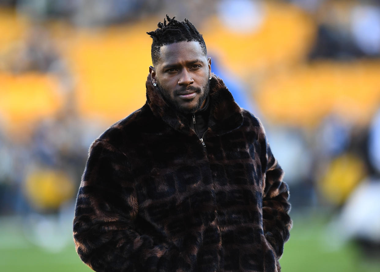 PITTSBURGH, PA - DECEMBER 30:  Antonio Brown #84 of the Pittsburgh Steelers looks on during warmups prior to the game against the Cincinnati Bengals at Heinz Field on December 30, 2018 in Pittsburgh, Pennsylvania. (Photo by Joe Sargent/Getty Images)