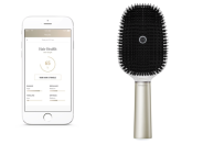 <p>Kérastase Hair Coach Powered by Withings è la prima spazzola per capelli smart. Presentata l’anno scorso all’International CES (di cui ha vinto il premio per l’innovazione), dovrebbe arrivare a giorni sul mercato. Creata in collaborazione con L’Oréal’s Research and Innovation Technology Incubator, la spazzola integra la tecnologia avanzata e il product design di Withings, permettendo di monitorare gli effetti dello spazzolamento sulla qualità dei capelli. Prezzo non ancora rivelato (ma si vocifera che si aggiri attorno ai 200 dollari). </p>