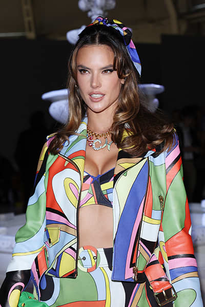 Alessandra-Ambrosio-Milan-Moschino-Look