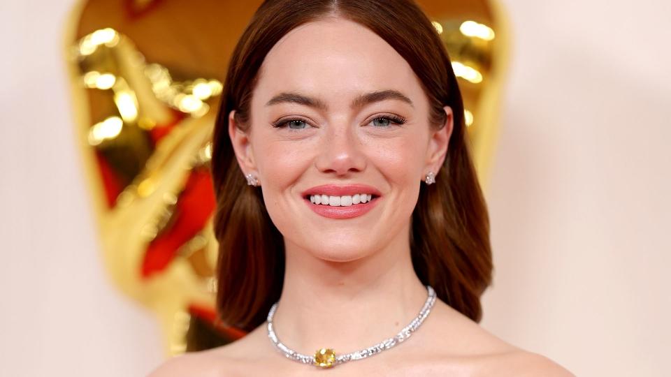 HOLLYWOOD, CALIFORNIA - MARCH 10: Emma Stone attends the 96th Annual Academy Awards on March 10, 2024 in Hollywood, California. (Photo by Mike Coppola/Getty Images)