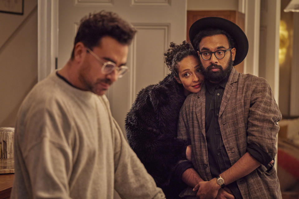 (L to R) Daniel Levy (writer/director/producer) stars as Marc, Ruth Negga as Sophie and Himesh Patel as Thomas in Good Grief. (Chris Baker / Netflix)