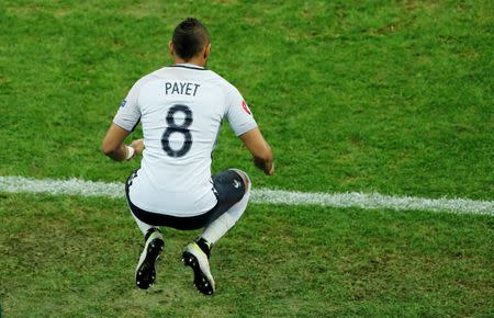 Football Soccer - Switzerland v France - EURO 2016 - Group A - Stade Pierre-Mauroy, Lille, France - 19/6/16 France's Dimitri Payet waits to be substituted on REUTERS/Benoit Tessier Livepic