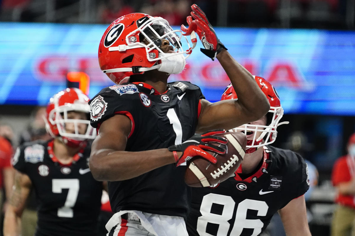 Georgia star receiver George Pickens out for season with ACL injury