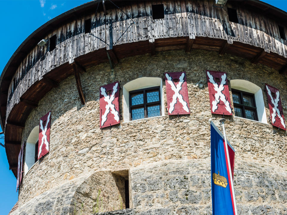 Keine Chance auf “12 Points” hat 2017 auch Liechtenstein. Das Fürstentum hat ähnlich wie Kasachstan noch nie am ESC teilgenommen. Allerdings will der Sender 1 FL TV Mitglied der EBU werden. Alles, was dazu fehlt, ist die Unterstützung der Regierung und das nötige Kleingeld. (Bild-Copyright: ddp Images)