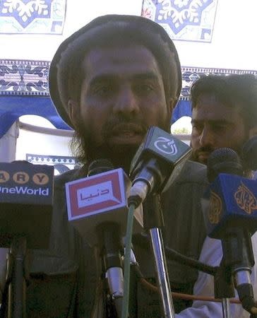 Zaki-ur-Rehman Lakhvi speaks during a rally in this picture taken April 21, 2008. Lakhvi, one of the suspected planners of last month's attack by gunmen on Mumbai, was arrested by Pakistani security forces in a raid on a militant camp, several sources in Muzaffarabad, the capital of Pakistani Kashmir, said December 8, 2008.REUTERS/Abu Arqam Naqash