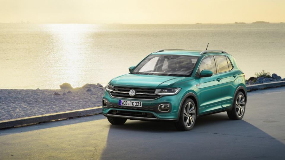 2020-volkswagen-golf-tiguan-t-cross-10-24