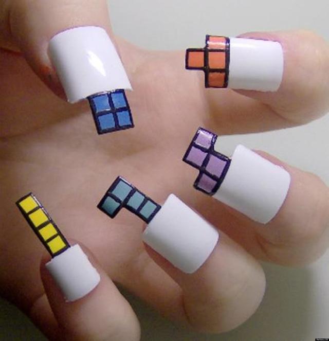 Nail art da incubo, le unghie peggiori di sempre