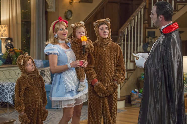 Baby Tommy, center, in 'Fuller House' Season 2 (Credit: Michael Yarish/Netflix)