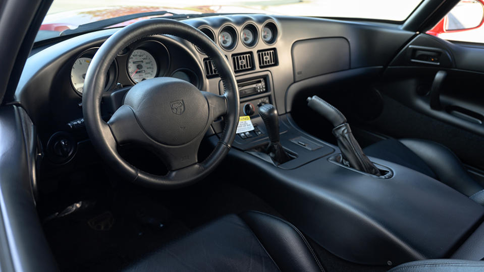 Inside the 1997 Dodge Viper GTS