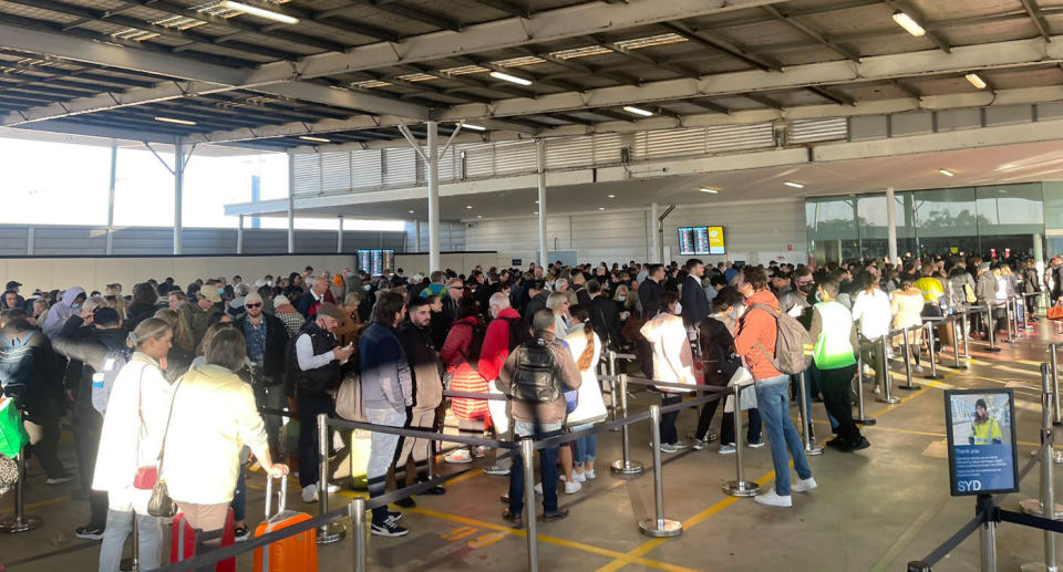 Long queue outside Sydney Airport