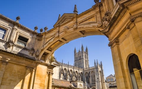 Bath Abbey - Credit: ©2017 Colin &amp; Linda McKie/travellinglight