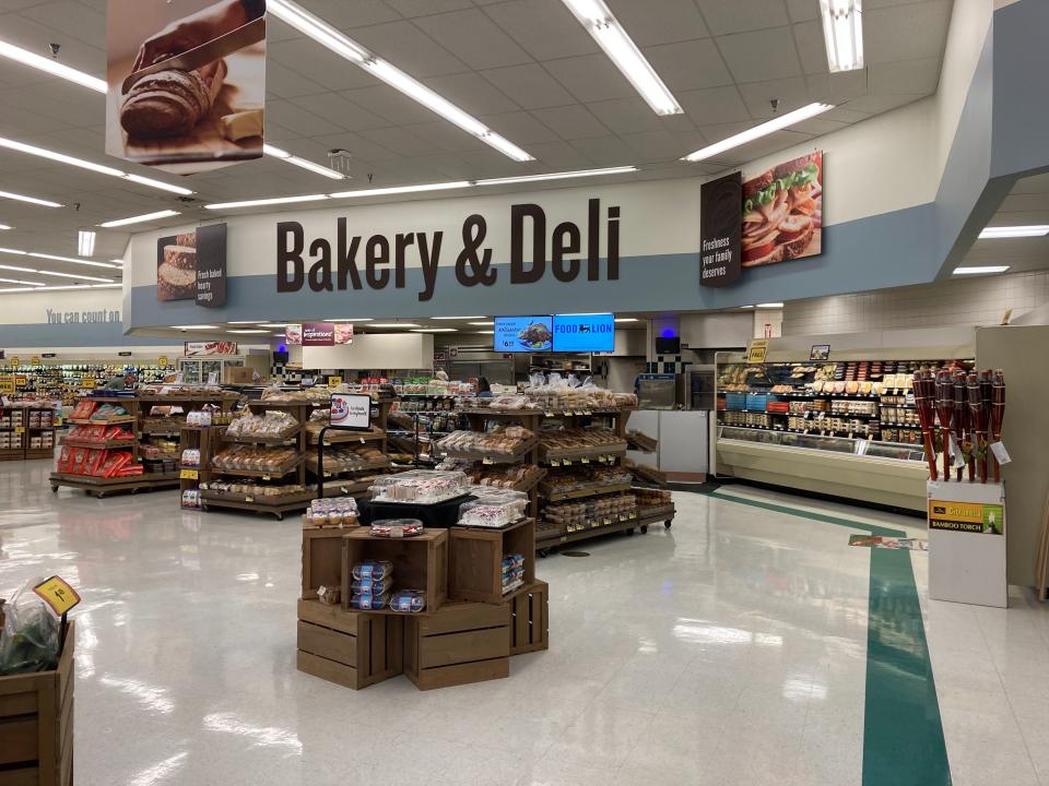 The bakery and deli section at Food Lion.