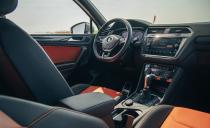 <p>2019 Volkswagen Tiguan R-Line 4Motion</p>