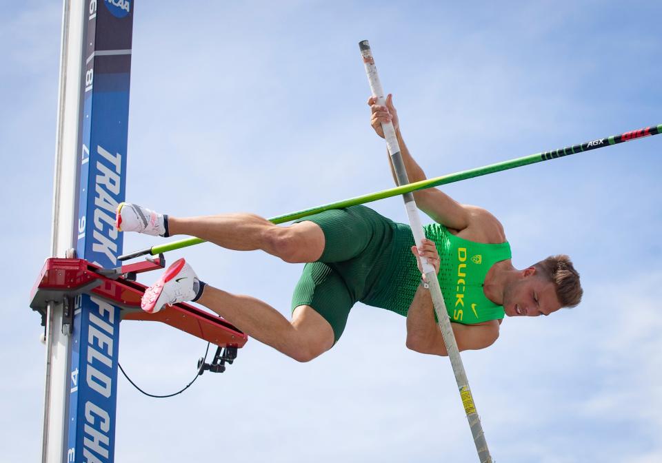 Oregon’s Max Vollmer fails to clear the bar in the men’s decathlon pole vault on the second day of the NCAA Outdoor Track & Field Championships Thursday, June 9, 2022 at Hayward Field in Eugene, Ore. 