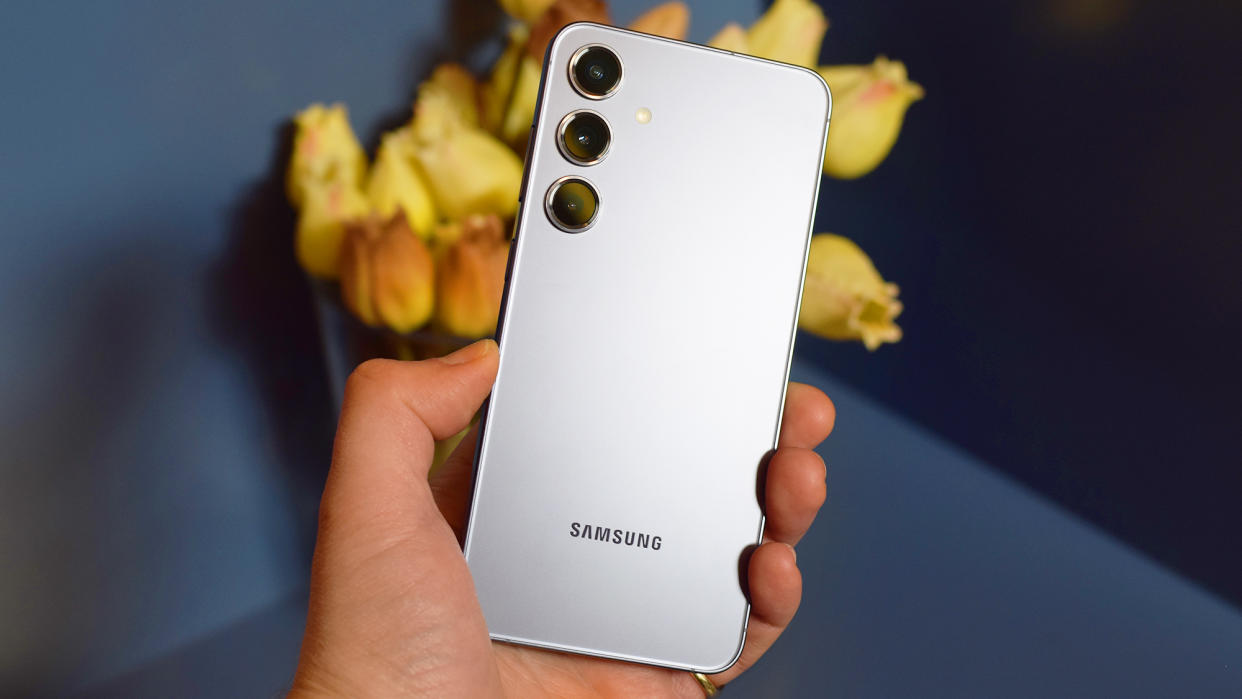  Samsung Galaxy S24 hands on handheld back straight white. 