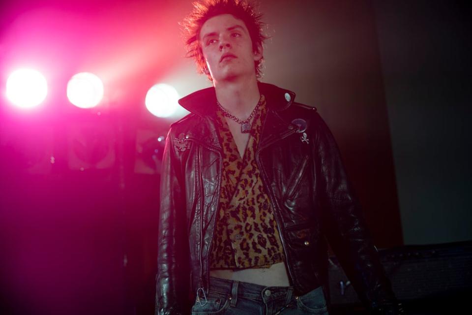 Louis Partridge as Sid Vicious (DISNEY+/Miya Mizuno/FX)