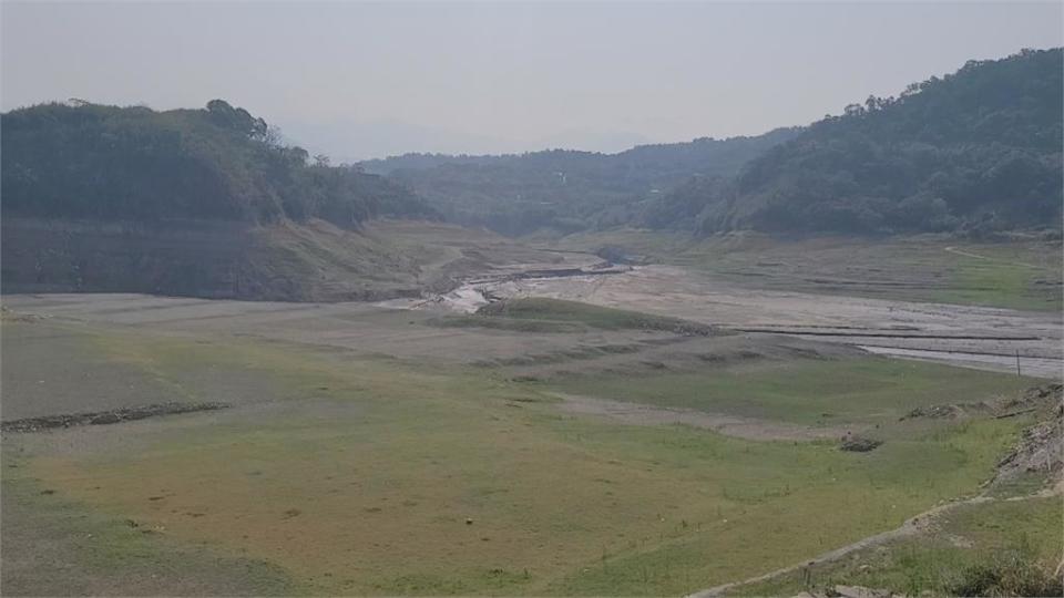 鯉魚潭水庫快見底 驚見舊台3線馬路