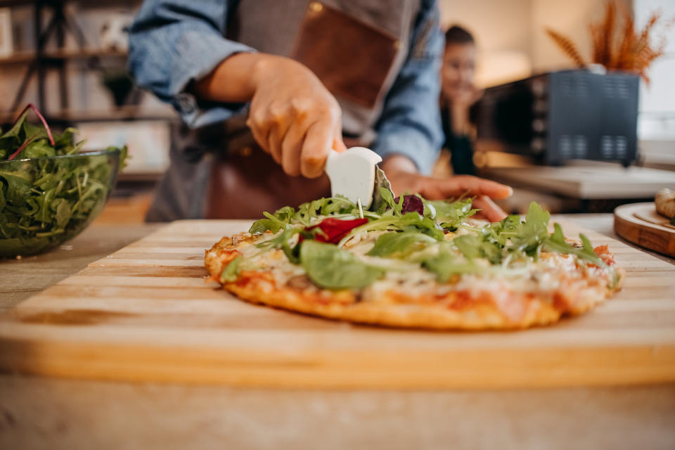 Pizzaschneider sind nützliche Helfer in der Küche (Bild: Getty Images)