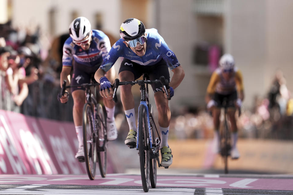 Spain's Pelayo Sanchez wins the sixth stage of the of the Giro d'Italia, Tour of Italy cycling race from Viareggio to Rapolano Terme, Italy, Thursday, May 9, 2024. (Massimo Paolone/LaPresse via AP)