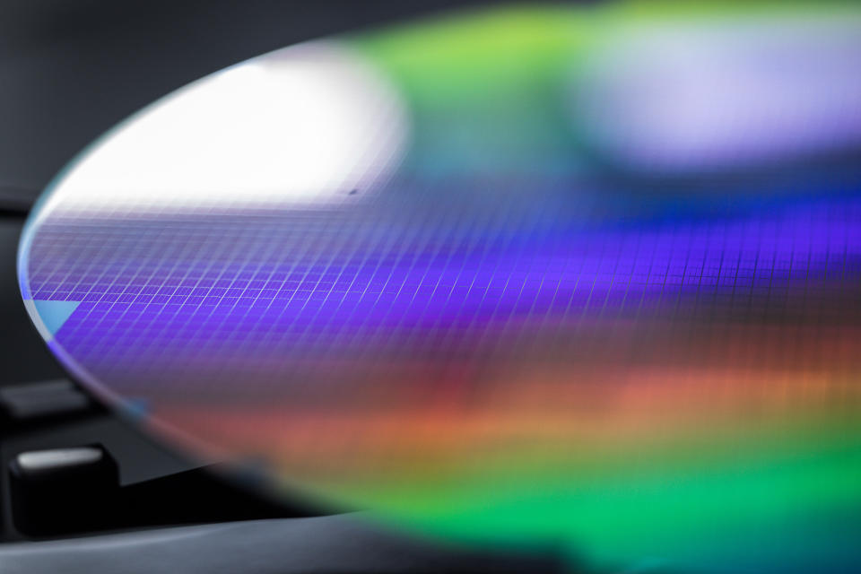 A 300mm silicon semiconductor wafer. Photographer: Akos Stiller/Bloomberg