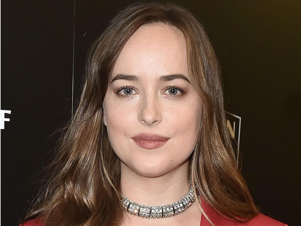 dakota johnson no bangs