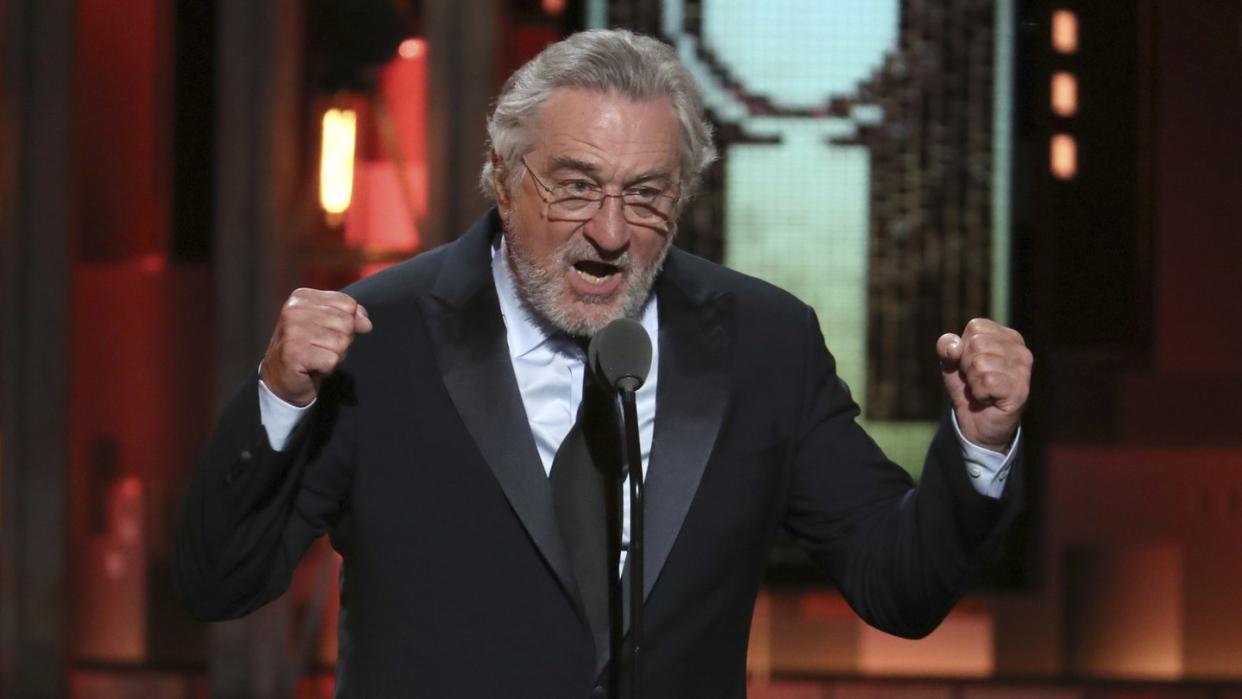 Robert De Niro hält bei den Tony Awards eine Wutrede gegen Trump. Foto: Michael Zorn/Invision/AP
