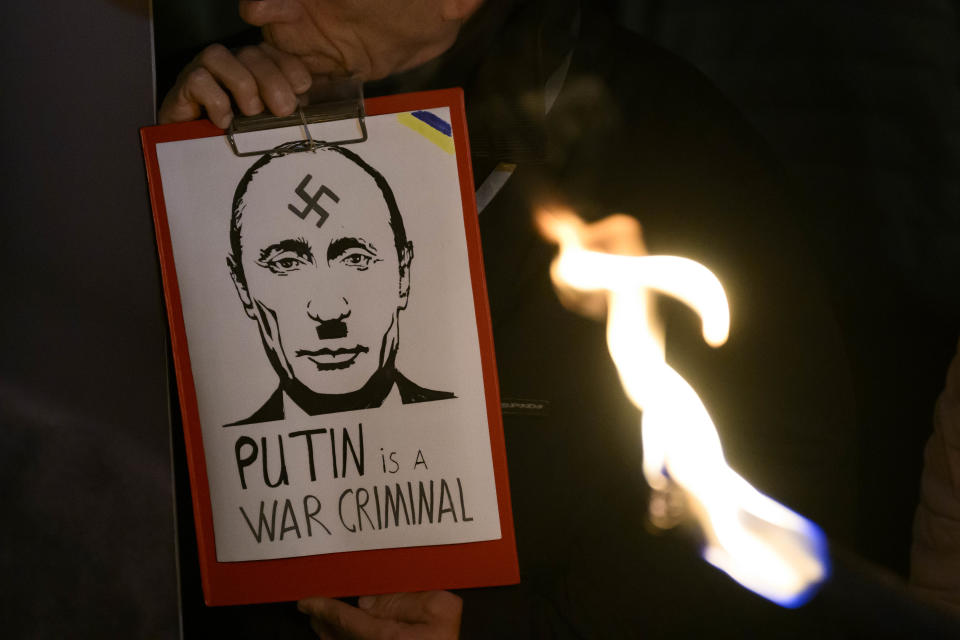 Carteles en Italia en contra de Putin tras la muerte de Navalny. (Photo by Antonio Masiello/Getty Images)