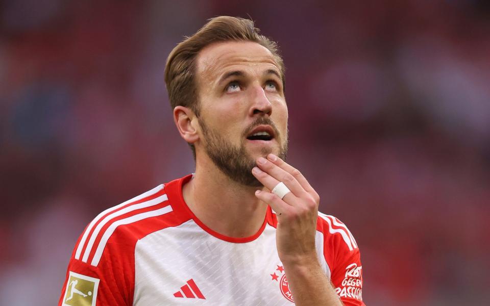 arry Kane of Bayern Munich looks on during the Bundesliga match between FC Bayern and Freiburg