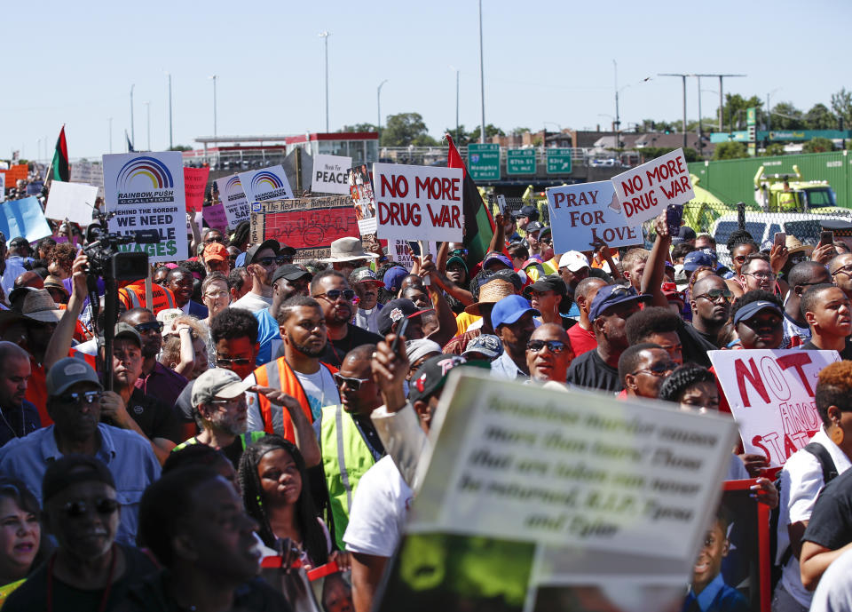 <p>Thousands of activists march onto Chicago Dan Ryan Expressway to protest violence in the city on July 7, 2018 in Chicago, Ill. (Photo: Kamil Krzaczynski/Getty Images) </p>