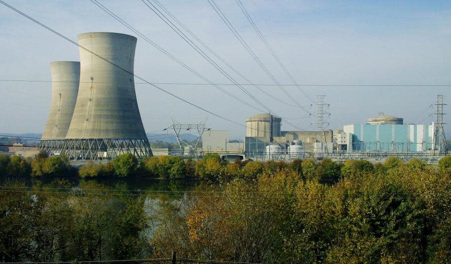 This photo dated 01 November 2001 shows Three Mile Island Nuclear Generating Station site in Middletown, PA. The facility is on an island in the Susquehanna River, south of Harrisburg, the state capital. Only two of the four cooling towers are seen in this view. Tightened security measure are in place at all of the nation’s nuclear generating stations following the 11 September terrorist attacks in the US. AFP PHOTO/TOM MIHALEK (Photo by TOM MIHALEK / AFP) (Photo by TOM MIHALEK/AFP via Getty Images)