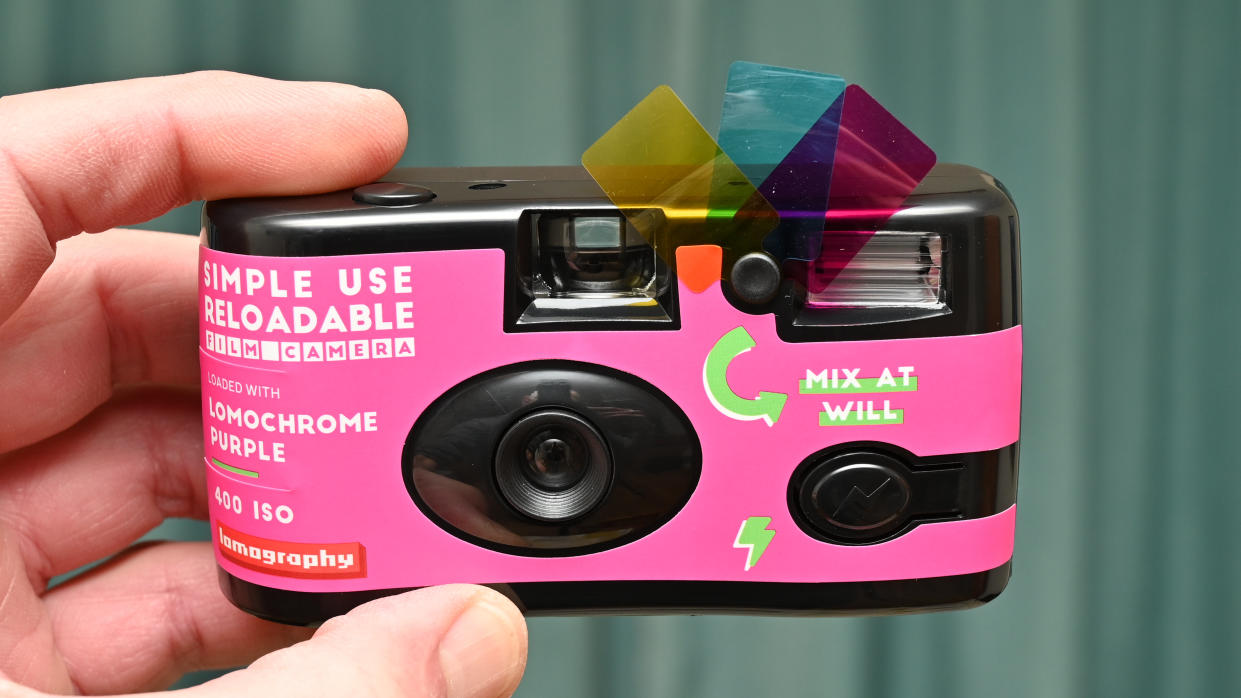  Lomography Simple Use Reloadable Film Camera LomoChrome Purple. 