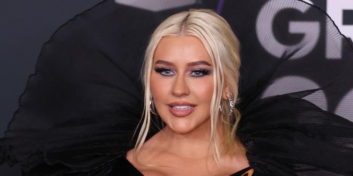 Christina Aguilera Is Mega Toned In A New Topless Instagram Photo 👀 7606