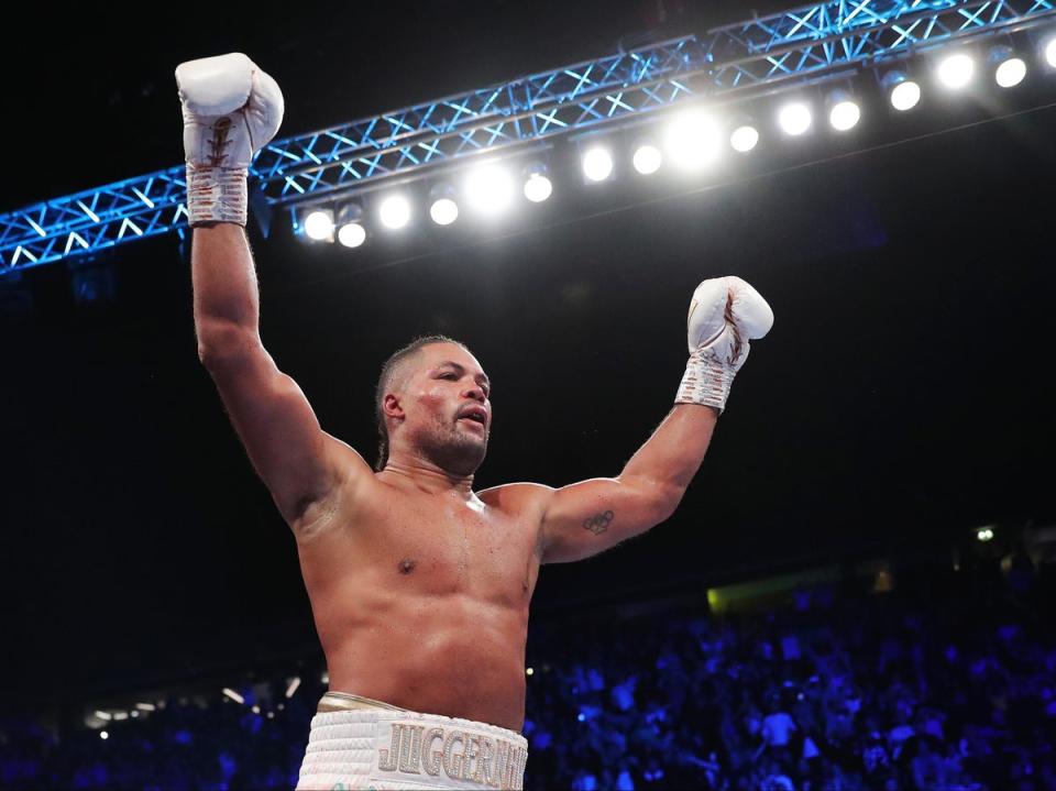 Joe Joyce célèbre sa plus récente victoire, un KO de Joseph Parker (Getty Images)