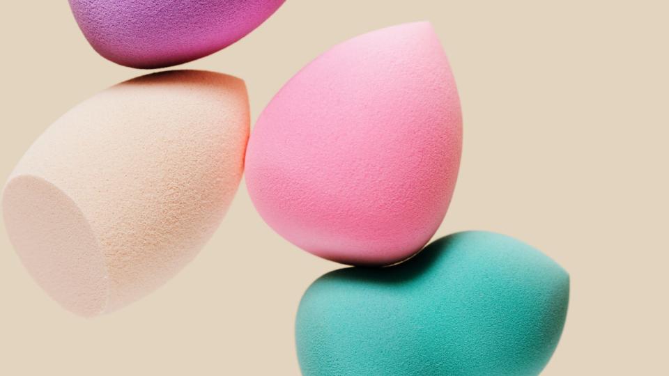 Gesprekelijk hek liberaal Everyone's been on the hunt for the best Beauty Blender alternative — and  we've officially found it