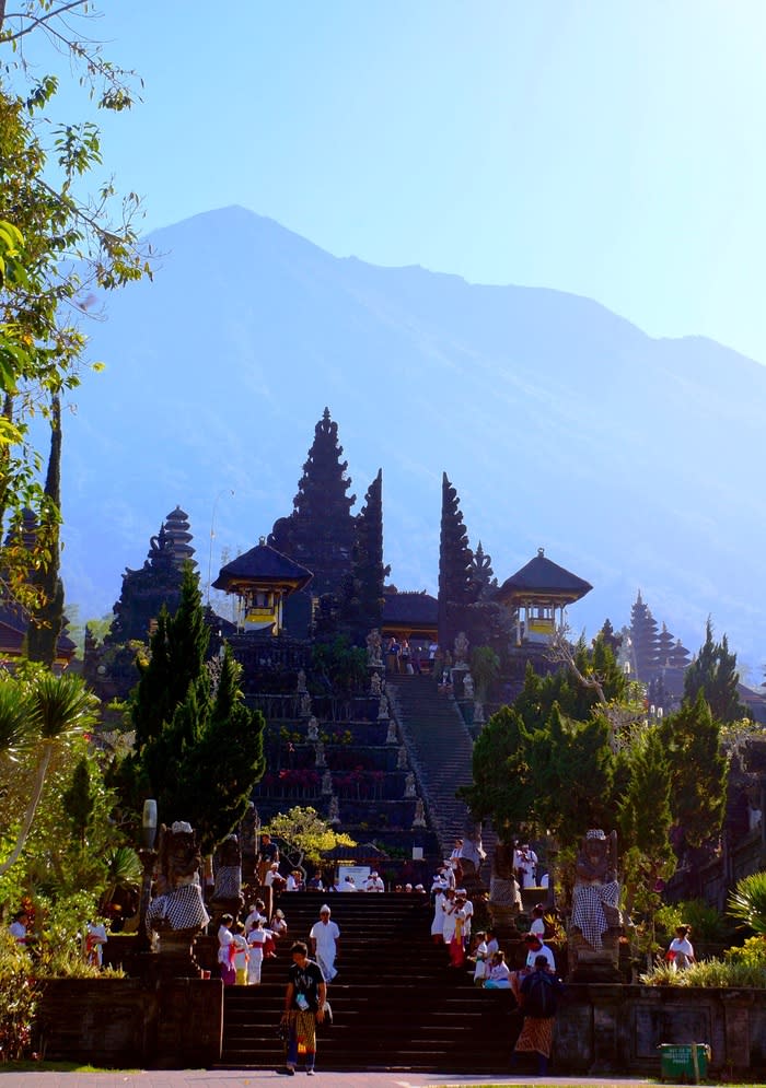 Escaped the eruption: Besakih Temple, the largest and most important temple in Bali, is located around 6.5 kilometers away from the epicenter of Mount Agung.