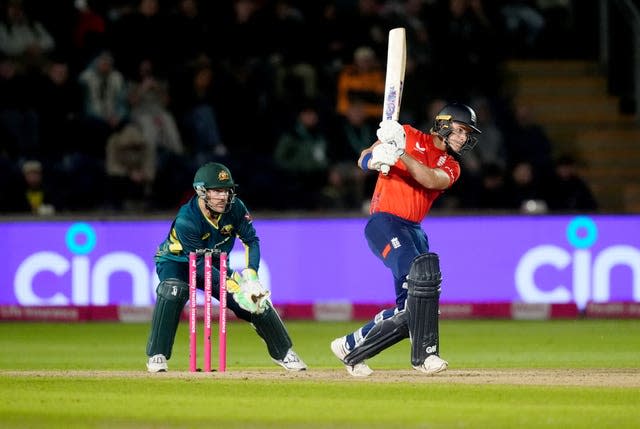 Jacob Bethell batting for England