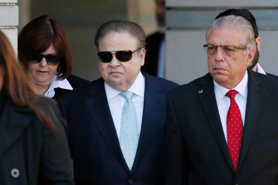 Dr. Salomon Melgen, center, leaves the Martin Luther King Jr. Federal Courthouse in Newark with U.S. Sen. Bob Menendez, the top Democrat on the U.S. Senate Foreign Relations Committee, after Menendez’s indictment in 2015 on corruption charges related to Melgen.
