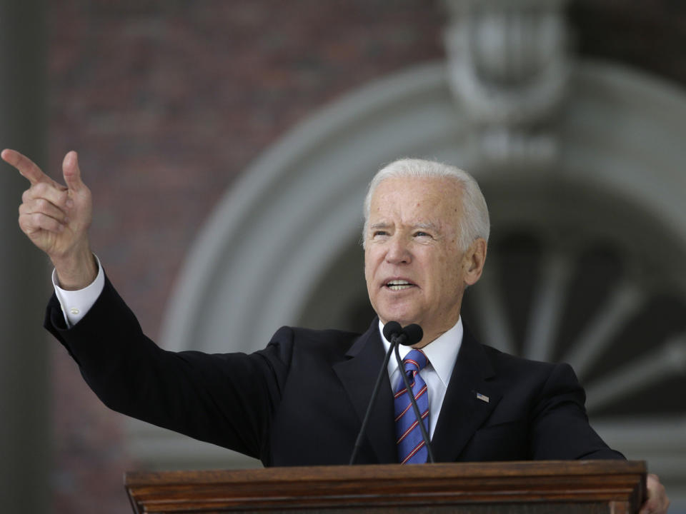 “Ob ich es bereue, kein Präsident zu sein? Ja!” – eindeutige Worte von Vizepräsident Joe Biden, der ebenfalls als heißer Kandidat im nächsten Wahlkampf gilt. (Bild-Copyright: Steven Senne/AP Photo)