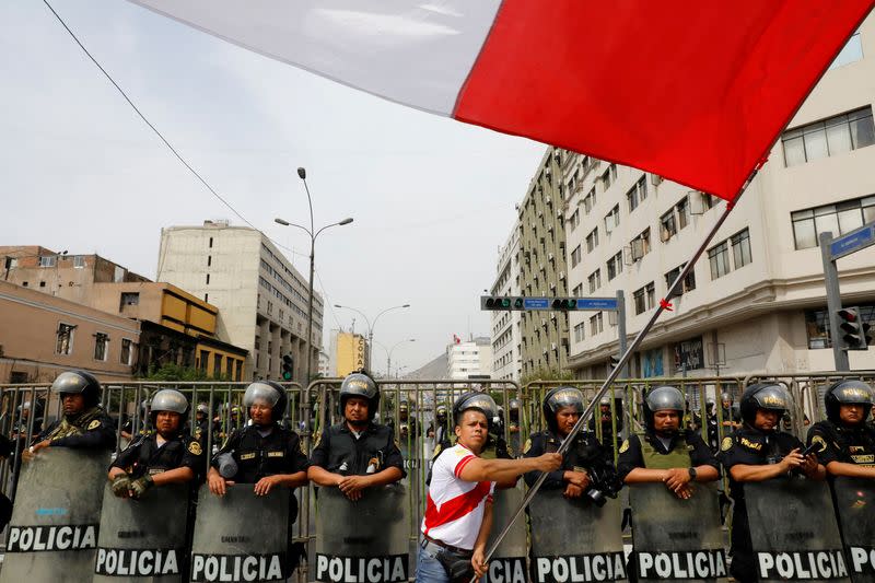 FILE PHOTO: Peru lawmakers vote to oust President Castillo after Congress shut-down threat