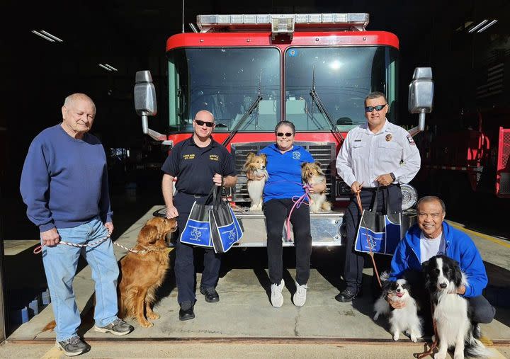 Tyler Obedience Training Club donating pet oxygen masks to the Mineola Fire Department