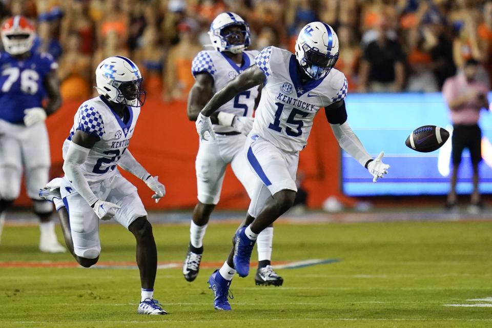 Kentucky linebacker Jordan Wright (15) helped his team beat Florida for the second straight season on Saturday, Sept. 10, 2022, in Gainesville, Fla. (AP Photo/John Raoux)