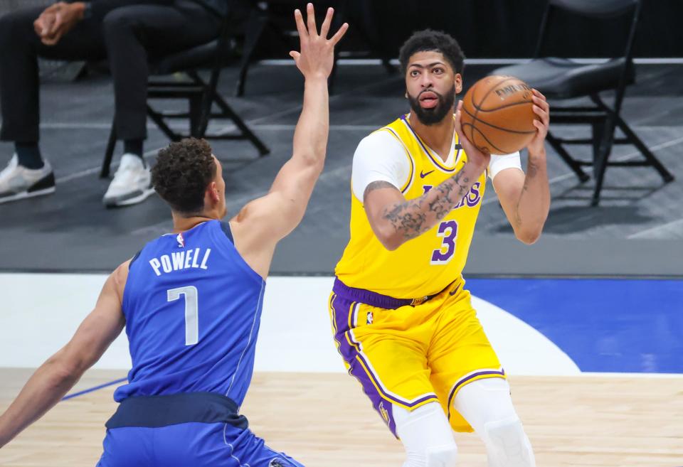 Anthony Davis is easing his way back into the Lakers lineup after missing 30 games.