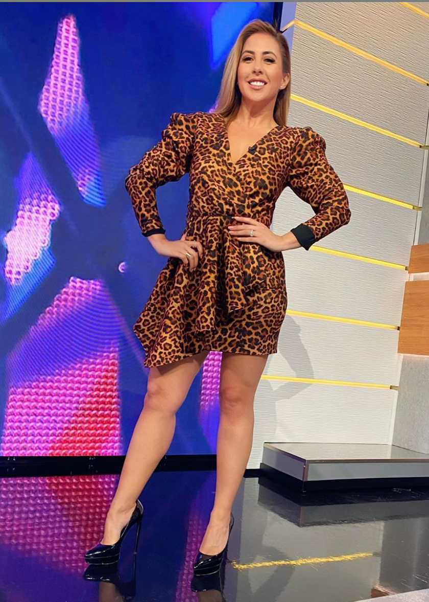 <p>Nos encantó este minivestido con estampado de leopardo que la presentadora lució durante su participación en <em>Suelta la sopa</em> (Telemundo).</p>