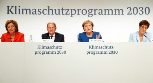 (l to r) Rhineland-Palatinate's State Premier Malu Dreyer, German Finance Minister Olaf Scholz, German Chancellor Angela Merkel and German Defence Minister Annegret Kramp-Karrenbauer announce the 2030 Climate Prtoection Programme on Friday