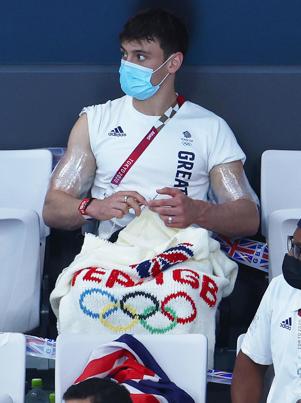 Photos of Tom Daley Knitting During the Olympics