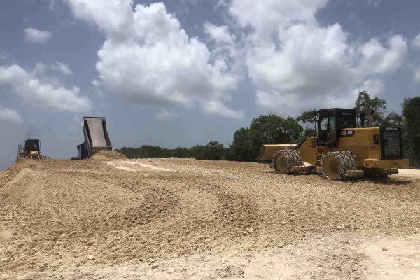Obras para la construcción del tramo 6 del Tren Maya a pocos metros del estero de Chac
